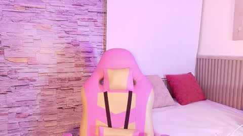 liz_monserrat online show from November 29, 8:05 pm