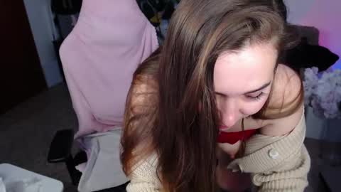 LIzaSwan online show from May 11, 1:18 pm