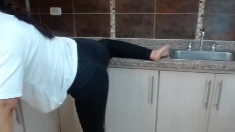 L I Z  E T H   online show from November 11, 7:27 pm