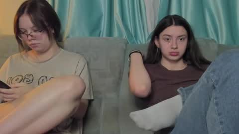 lizzi_muur online show from February 3, 3:17 pm