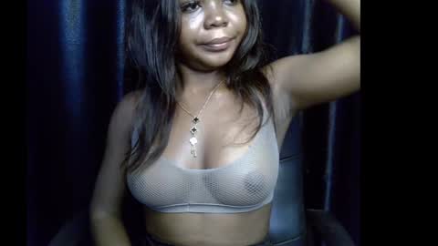 Snapshot of lizzy_petite chatting on September 26, 7:55 pm lizzy online show from September 26, 7:55 pm