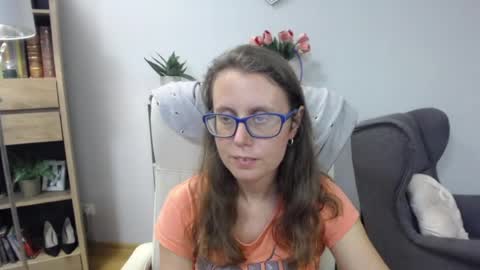 Lizzy online show from July 9, 8:18 am
