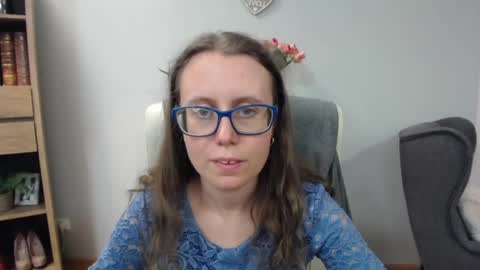 Lizzy online show from May 15, 5:27 am
