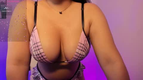 lizzyponcee online show from September 23, 6:07 am