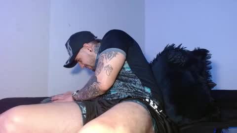 Snapshot of lliamm_2 chatting on October 14, 6:27 am lliamm 2 online show from October 14, 6:27 am