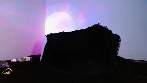 lliamm 2 online show from November 12, 5:21 am