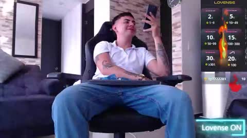 lobito_xxxl online show from November 19, 9:13 pm