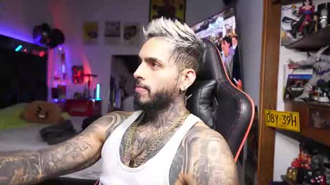 logan_hugh8 online show from March 23, 5:12 am