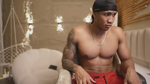 logan_varela online show from April 8, 12:08 pm