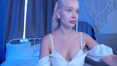 logic_404 online show from September 19, 12:31 pm