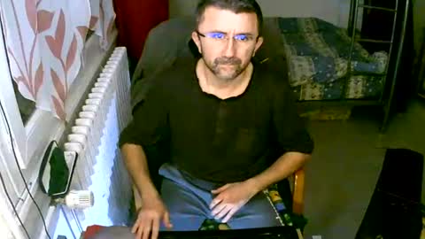 lokoum39 online show from December 11, 6:20 pm