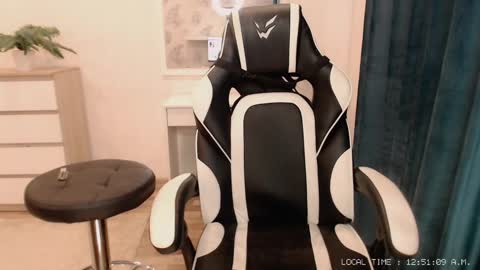 Snapshot of lola_anderson chatting on February 3, 7:51 am  Lola  online show from February 3, 7:51 am