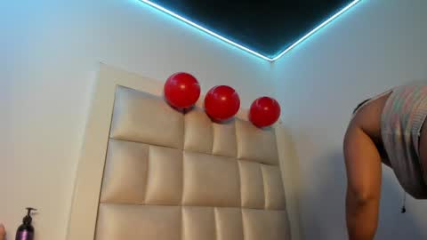 lola_js online show from May 11, 2:45 pm