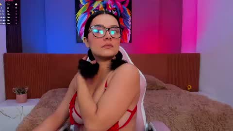 lola_sweeet18 online show from July 3, 9:36 am