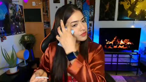 lolaasmith_21 online show from May 6, 8:59 pm
