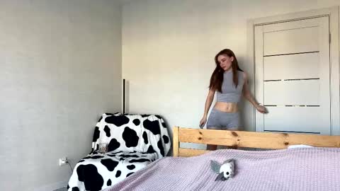 lolaatate online show from March 22, 5:00 am