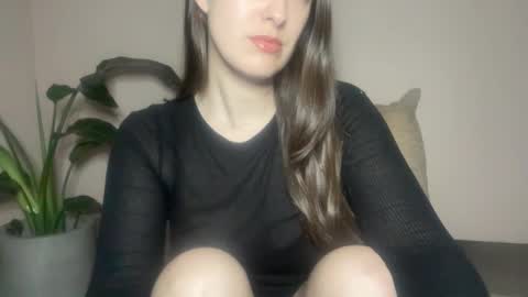 Snapshot of loladom chatting on October 21, 3:33 am Frt Pr1ncess online show from October 21, 3:33 am
