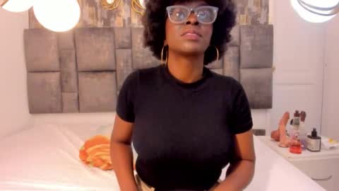 lola online show from October 4, 4:10 am