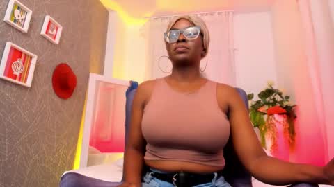 lola online show from October 21, 12:49 am