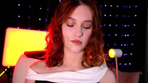 lolalemona online show from May 15, 10:23 am