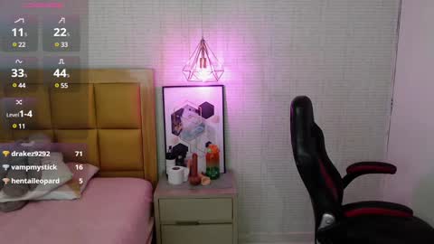 LOLA online show from March 5, 9:38 am