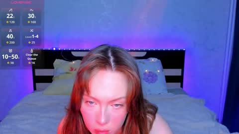 Lola online show from April 3, 8:16 pm