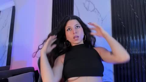 lolamustaine_ online show from November 7, 9:39 pm