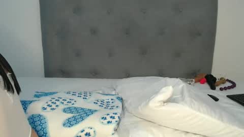 Lola online show from February 14, 9:53 pm