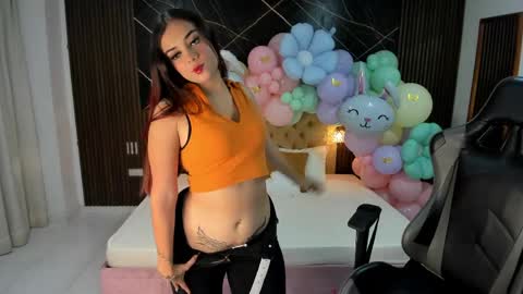 lolly18_ online show from April 12, 8:35 pm