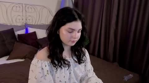 lollyy_pop online show from June 25, 1:24 am