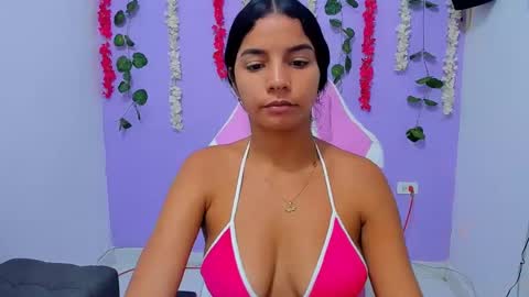 loly_skinny online show from January 11, 8:43 pm