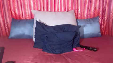 londylicious34 online show from November 30, 11:17 am