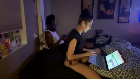 LONDYN online show from November 2, 2:11 am