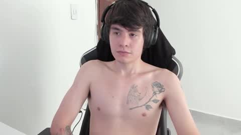 Snapshot of lonelyhotboy0 chatting on October 10, 2:45 pm Kevin online show from October 10, 2:45 pm