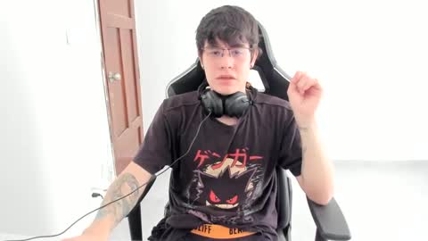 Snapshot of lonelyhotboy0 chatting on September 22, 2:54 pm Kevin online show from September 22, 2:54 pm