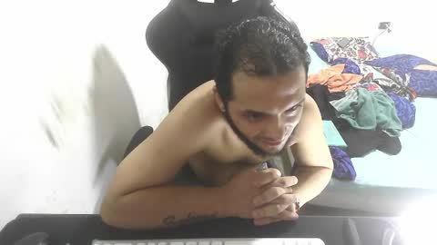 Marvin Santiago online show from April 21, 5:14 am