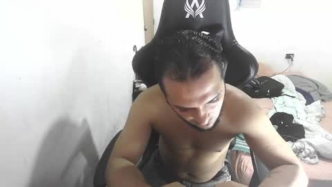 Marvin Santiago online show from April 7, 5:09 am