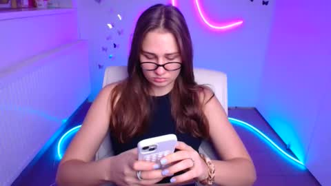 Lora online show from November 4, 6:26 am