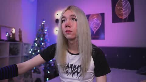 lora_long online show from December 21, 2:45 pm