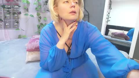 Lora online show from September 12, 9:44 am