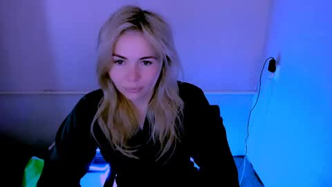 Lora online show from April 30, 2:38 am