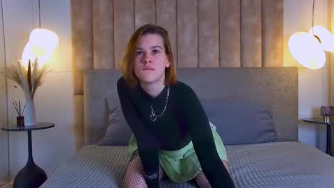 Lora online show from October 17, 4:44 pm