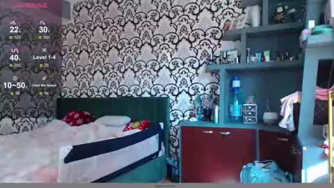 Queen LoraSinClare online show from March 25, 8:21 am