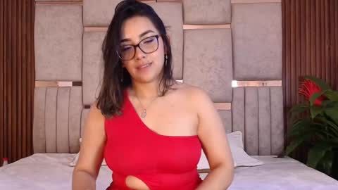 Snapshot of lorein_dim chatting on October 10, 8:57 pm Lorein online show from October 10, 8:57 pm