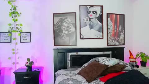 loretahorny online show from February 27, 3:48 pm