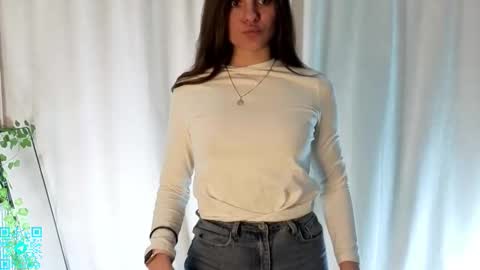 Chloe for Fan BlackHole online show from March 26, 5:18 pm