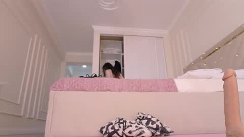 Leyla  online show from October 8, 8:20 am