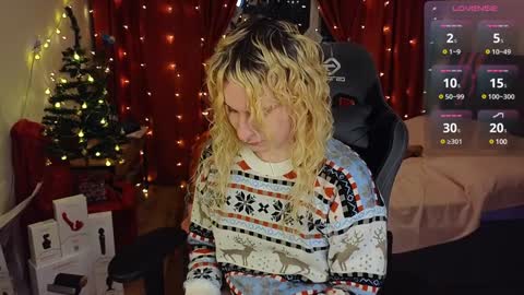 Snapshot of lori_myaf chatting on December 27, 2:12 pm Lori ----------------------------------- online show from December 27, 2:12 pm