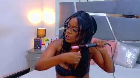 lorraine_johnson online show from May 25, 5:41 pm