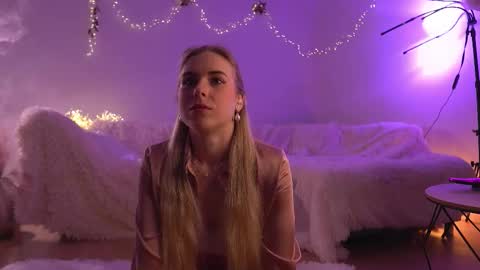 Lorrie online show from February 28, 11:36 am